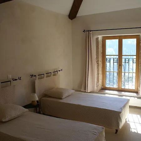 Chateau De Ronziere 3*