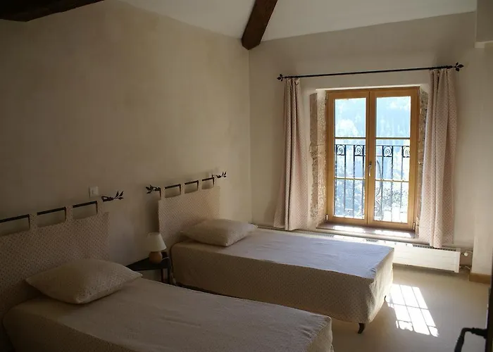 Chateau De Ronziere 3*
